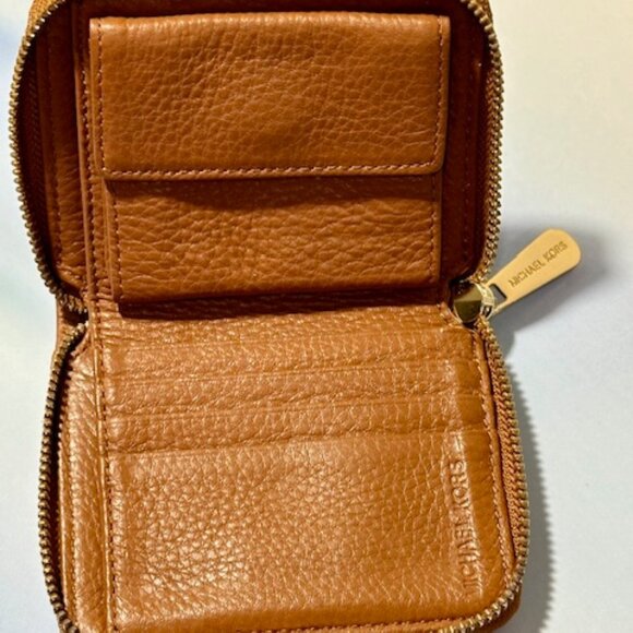 MICHAEL Michael Kors Jet Set Pebble Leather Bifold Wallet - Picture 5 of 6